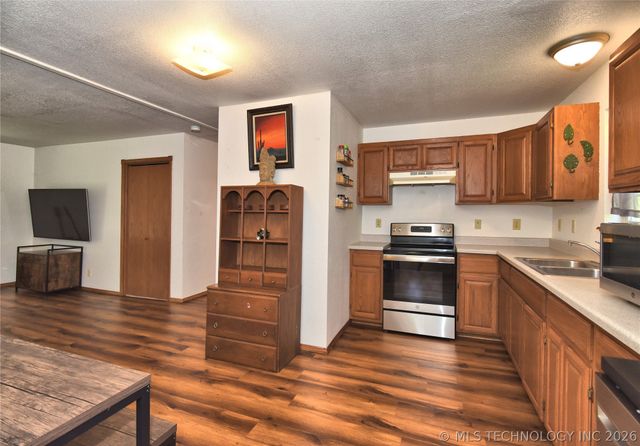 6108 S 42nd West Avenue, Sapulpa, OK 74132