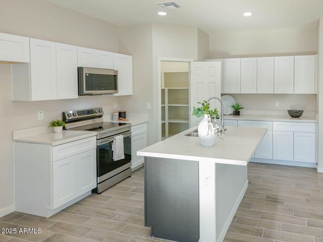 9125 W REVENTON Drive, Arizona City, AZ 85123