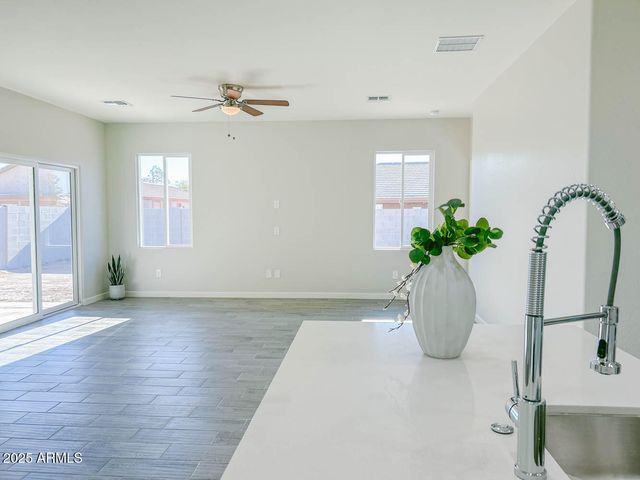 9125 W REVENTON Drive, Arizona City, AZ 85123