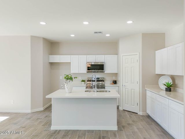 9125 W REVENTON Drive, Arizona City, AZ 85123