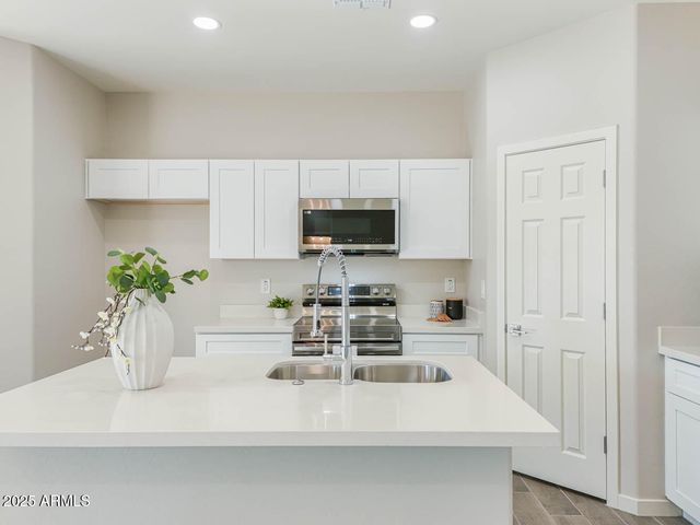 9125 W REVENTON Drive, Arizona City, AZ 85123