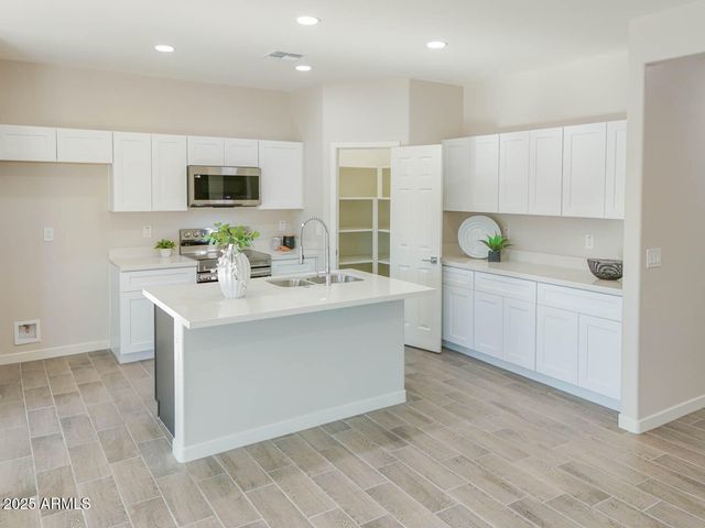 9125 W REVENTON Drive, Arizona City, AZ 85123