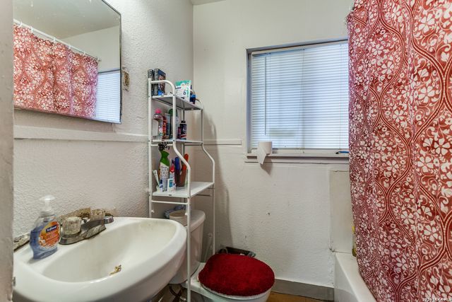 446 Blue Bonnet St., San Antonio, TX 78202