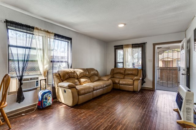 446 Blue Bonnet St., San Antonio, TX 78202