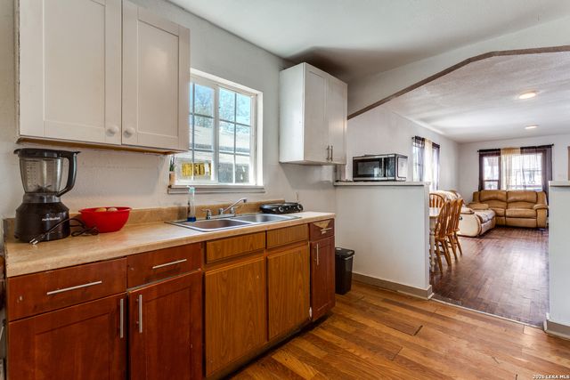 446 Blue Bonnet St., San Antonio, TX 78202