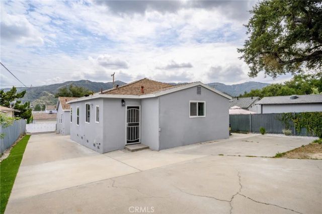 2519 Manhattan Avenue, Montrose, CA 91020