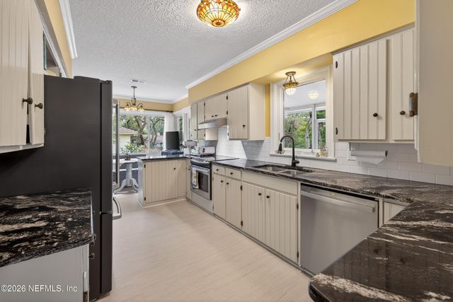 1860 HIGHLAND Drive, Fernandina Beach, FL 32034