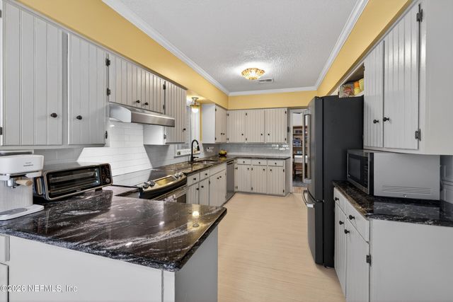 1860 HIGHLAND Drive, Fernandina Beach, FL 32034