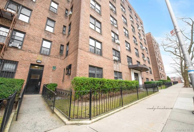 102-12 65th Avenue D17, Forest Hills, NY 11375