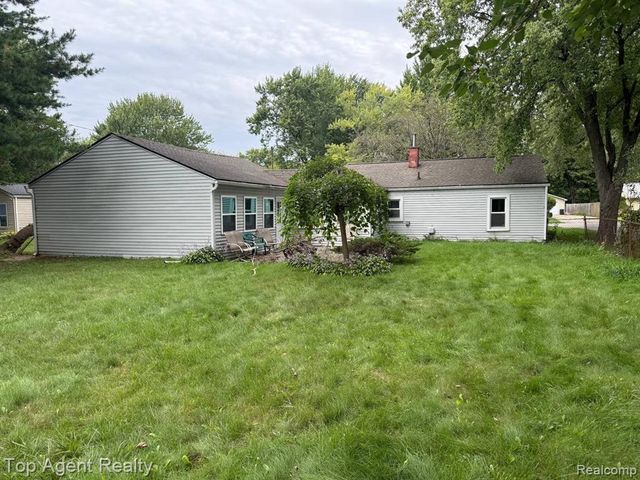 2848 Edna Jane Drive, Auburn Hills, MI 48326