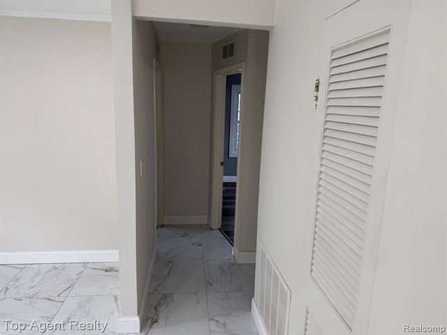 2848 Edna Jane Drive, Auburn Hills, MI 48326