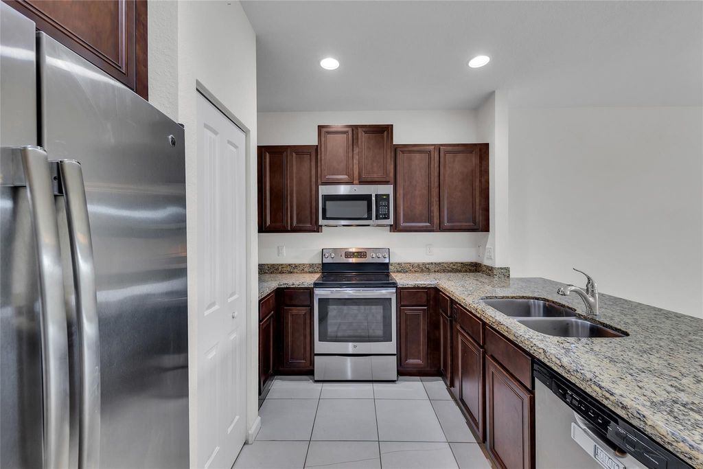 4234 N Dixie Highway 122, Oakland Park, FL 33334