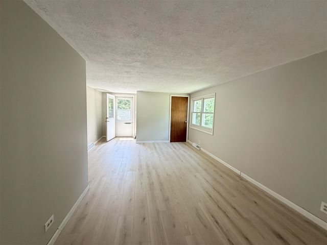 391 N Briggs Road, Middleville, MI 49333