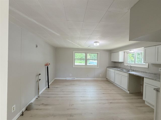 391 N Briggs Road, Middleville, MI 49333