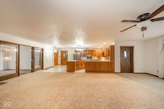 218 W Beech Lane, Alexandria, IN 46001