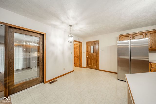 218 W Beech Lane, Alexandria, IN 46001