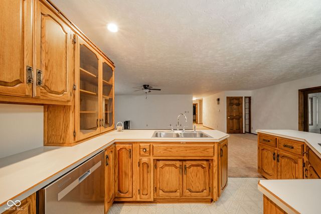 218 W Beech Lane, Alexandria, IN 46001