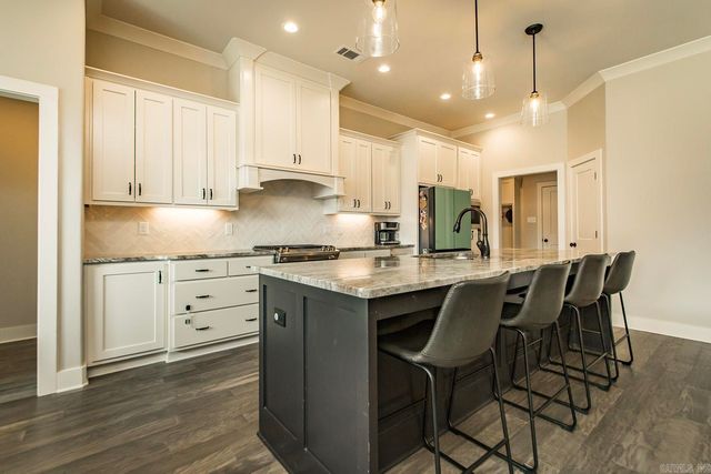 837 Oak Forest Circle, Sherwood, AR 72120