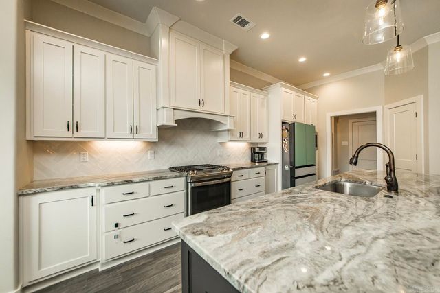 837 Oak Forest Circle, Sherwood, AR 72120