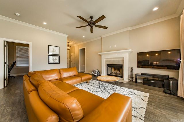 837 Oak Forest Circle, Sherwood, AR 72120