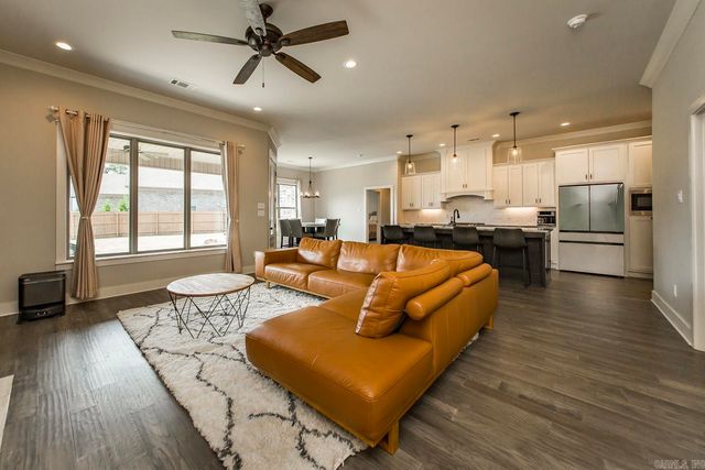 837 Oak Forest Circle, Sherwood, AR 72120