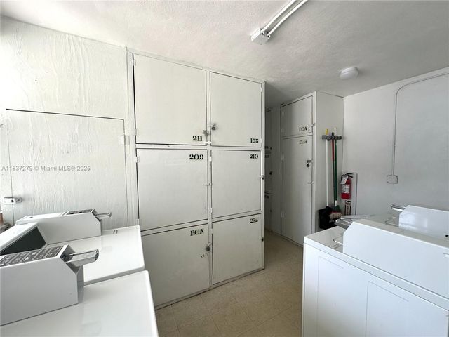1720 Funston St 111, Hollywood, FL 33020