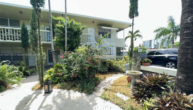 1720 Funston St 111, Hollywood, FL 33020