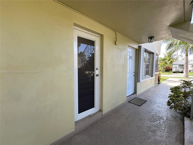 1720 Funston St 111, Hollywood, FL 33020
