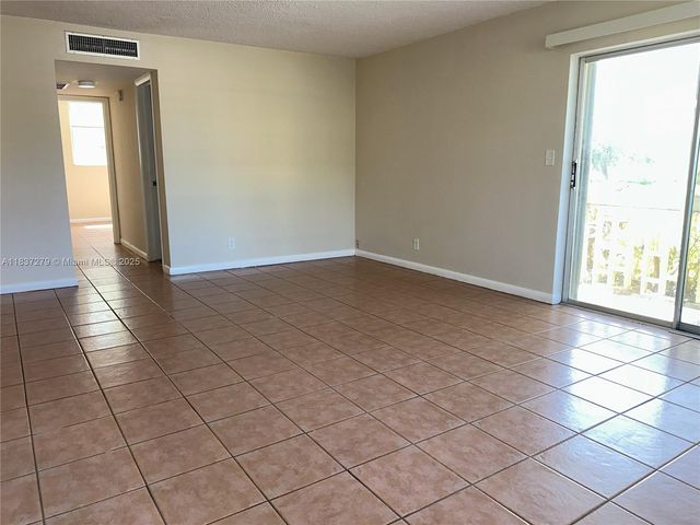 1720 Funston St 111, Hollywood, FL 33020