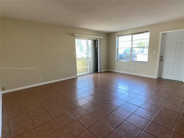 1720 Funston St 111, Hollywood, FL 33020