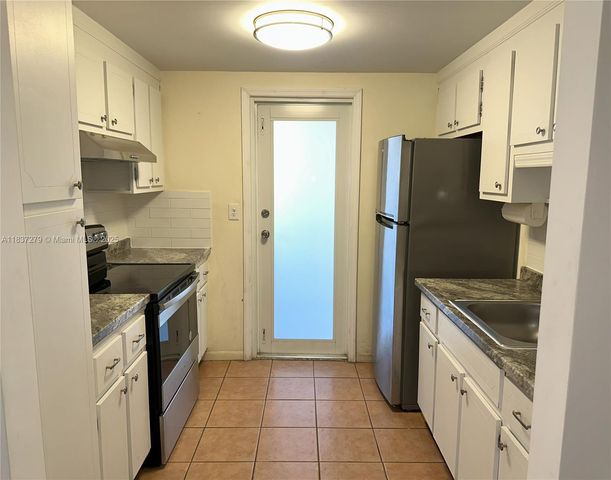 1720 Funston St 111, Hollywood, FL 33020