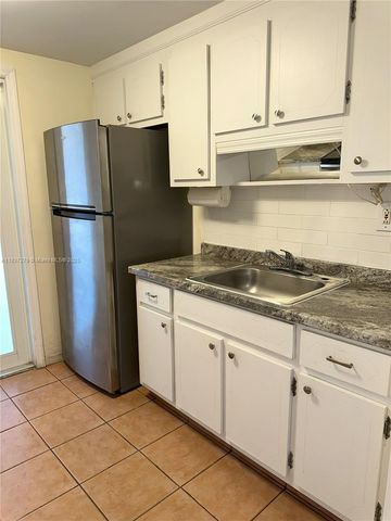 1720 Funston St 111, Hollywood, FL 33020