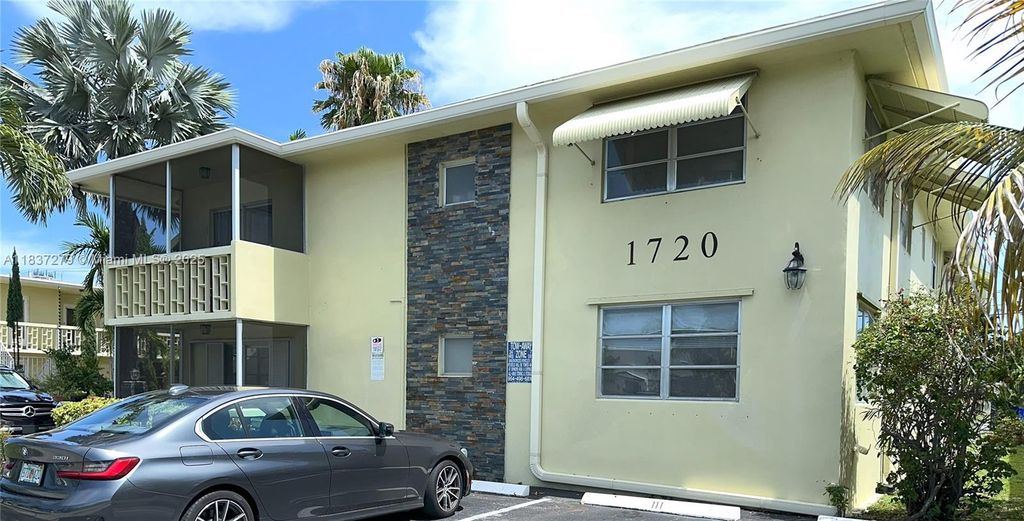 1720 Funston St 111, Hollywood, FL 33020