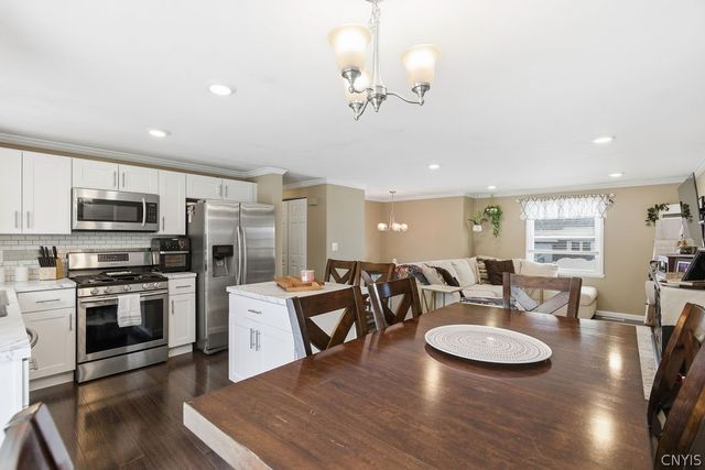 8509 Chinkapin Circle, Cicero, NY 13039