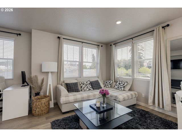 17168 Sw SNOWDALE St, Beaverton, OR 97007