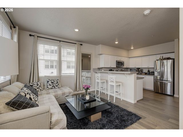 17168 Sw SNOWDALE St, Beaverton, OR 97007