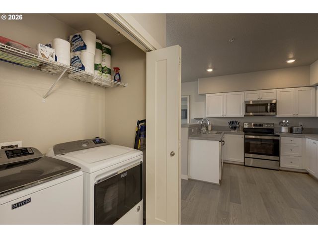 17168 Sw SNOWDALE St, Beaverton, OR 97007