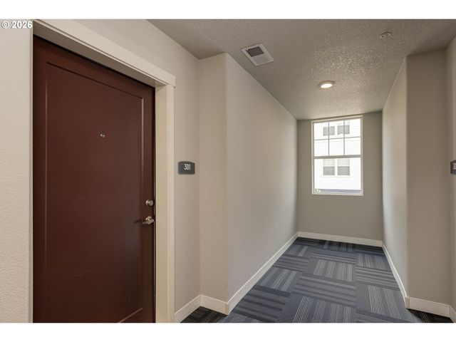 17168 Sw SNOWDALE St, Beaverton, OR 97007