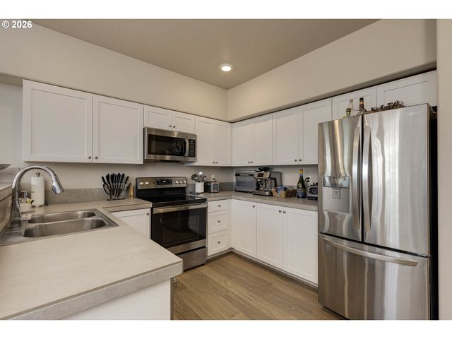 17168 Sw SNOWDALE St, Beaverton, OR 97007