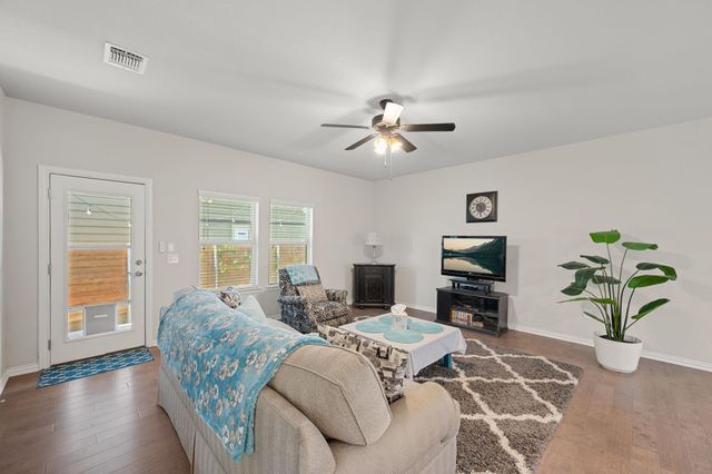 8800 Slater DR, Austin, TX 78747