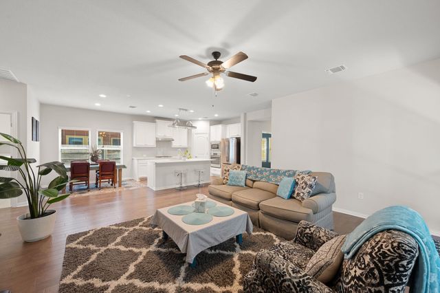 8800 Slater DR, Austin, TX 78747