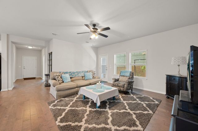 8800 Slater DR, Austin, TX 78747