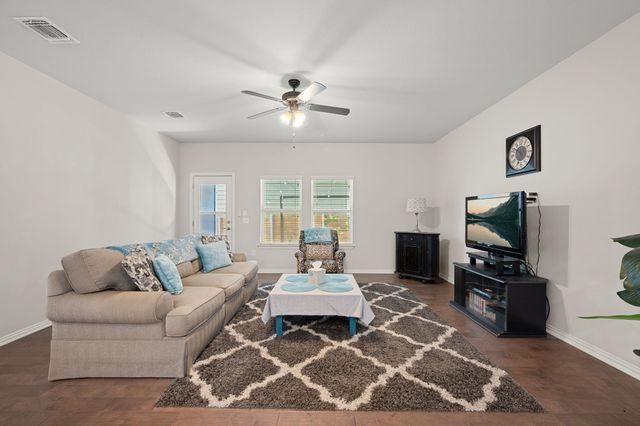 8800 Slater DR, Austin, TX 78747