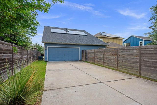 8800 Slater DR, Austin, TX 78747