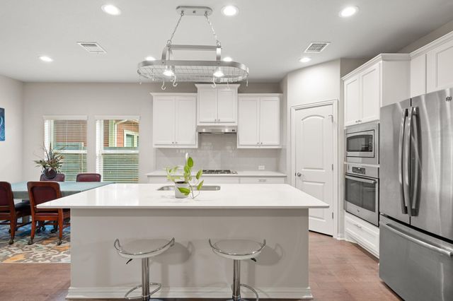 8800 Slater DR, Austin, TX 78747
