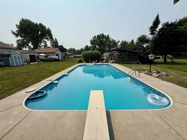 3413 Blue Lake Drive, Genesee Charter Township, MI 48506