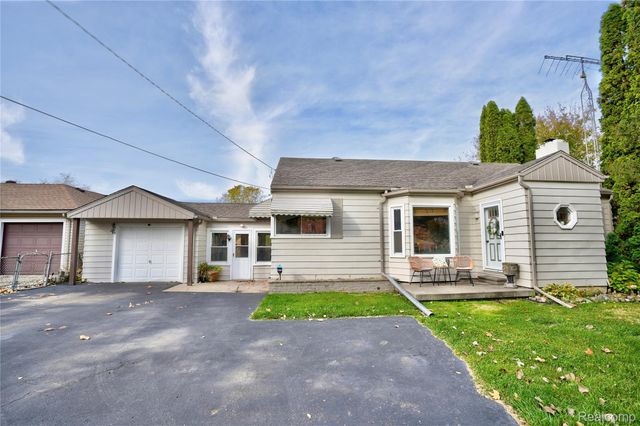 3413 Blue Lake Drive, Genesee Charter Township, MI 48506