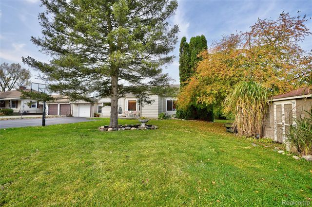 3413 Blue Lake Drive, Genesee Charter Township, MI 48506