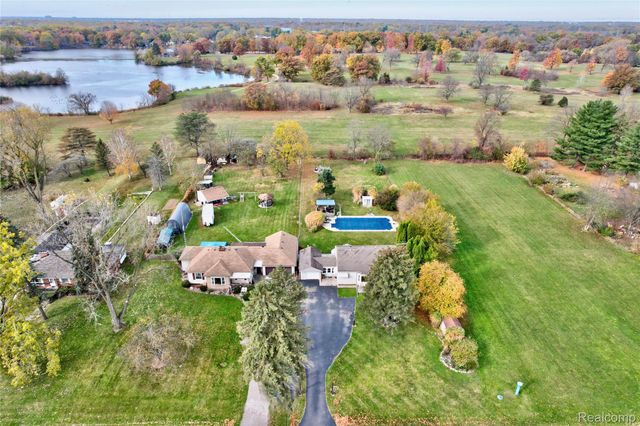 3413 Blue Lake Drive, Genesee Charter Township, MI 48506
