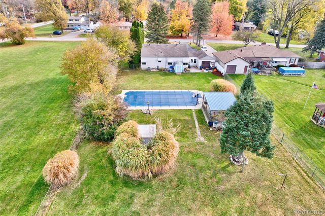 3413 Blue Lake Drive, Genesee Charter Township, MI 48506